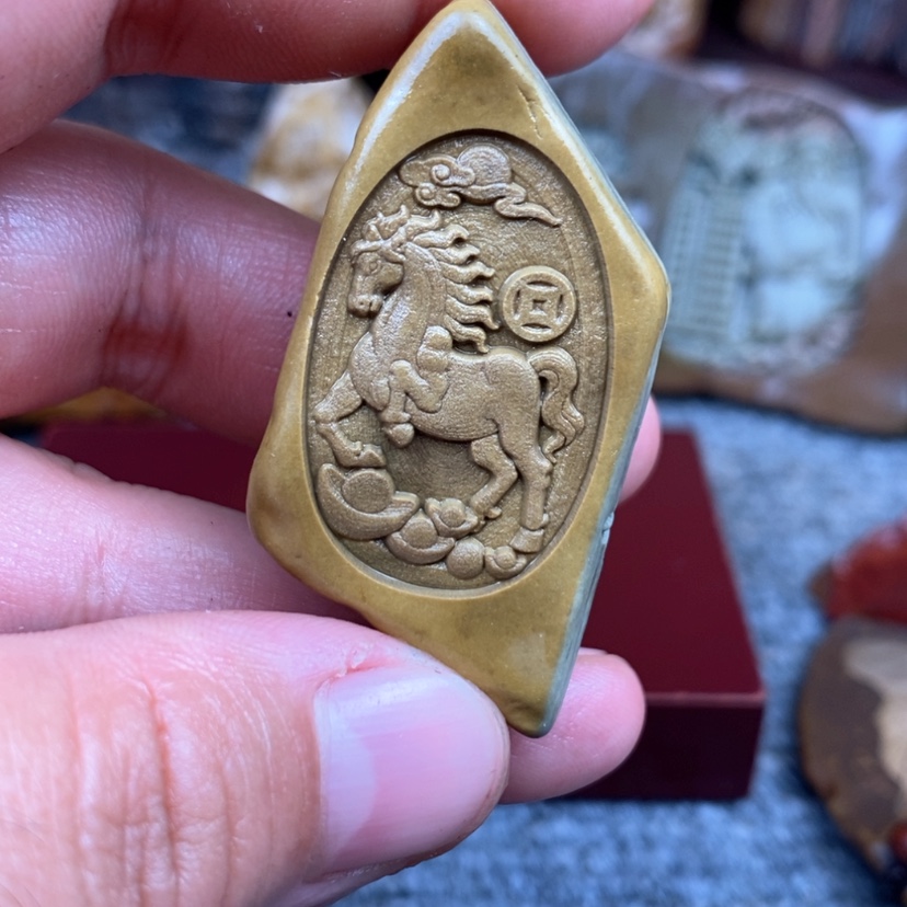 【闪购商品】原石雕刻手把件