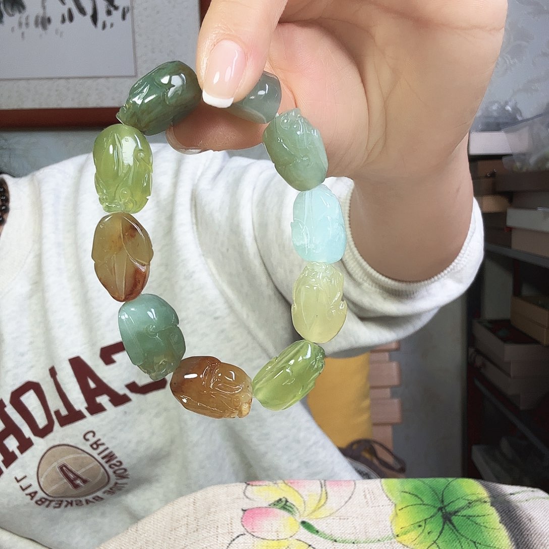 菠***@蛇纹石玉未镶嵌手串
