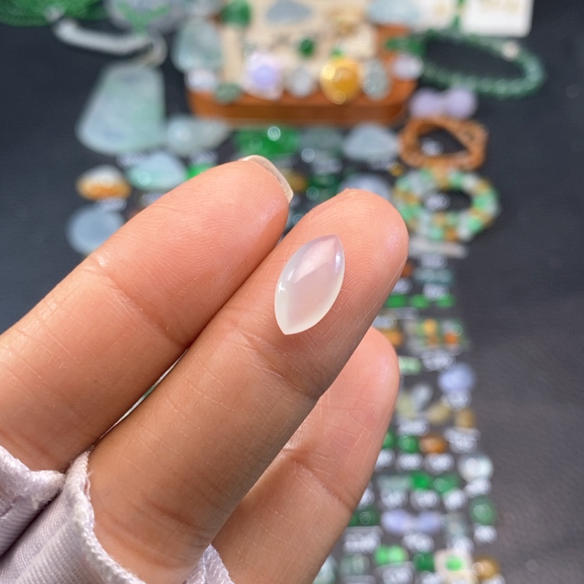 【闪购商品】翡翠挂件未镶嵌马眼