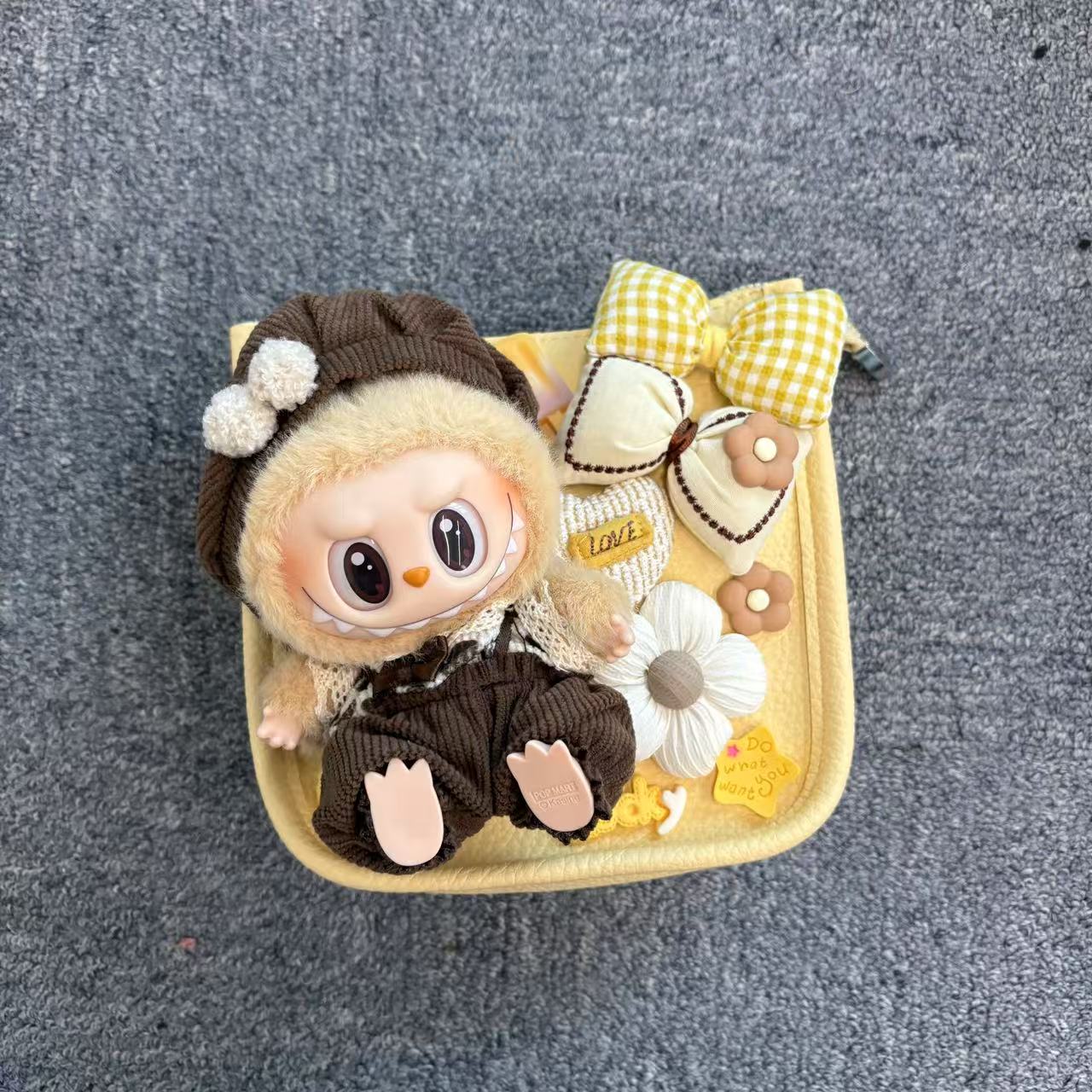 设计师定制毛绒娃包潮玩时尚百搭包包布布眼巴巴包