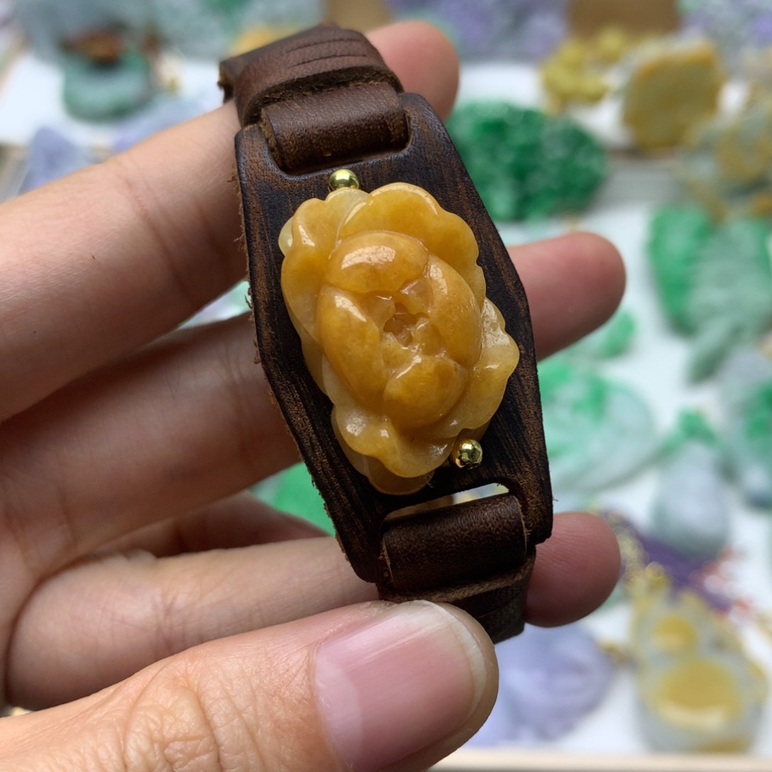 翡翠颈饰未镶嵌翡翠