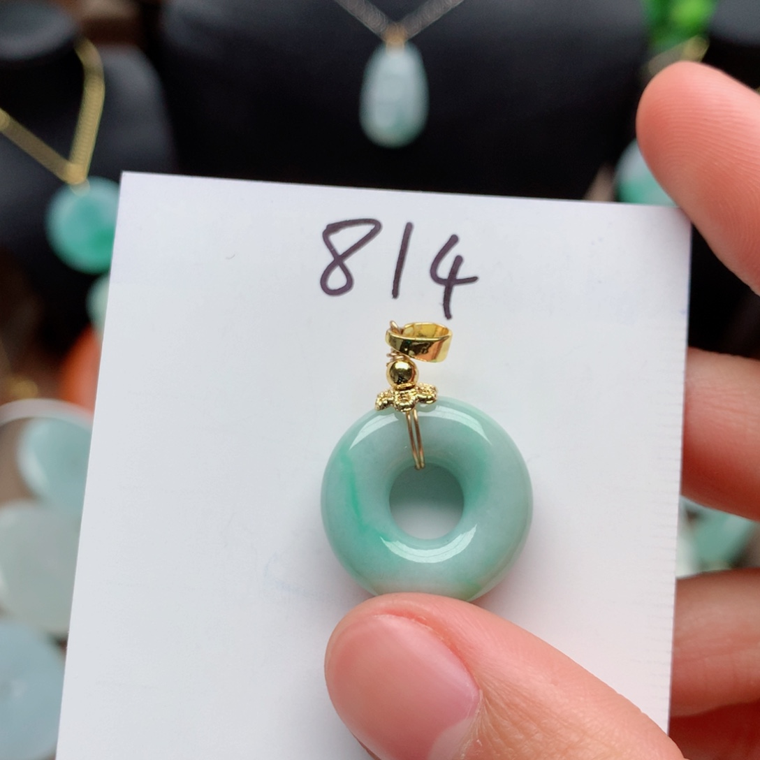 翡翠颈饰合金吊坠