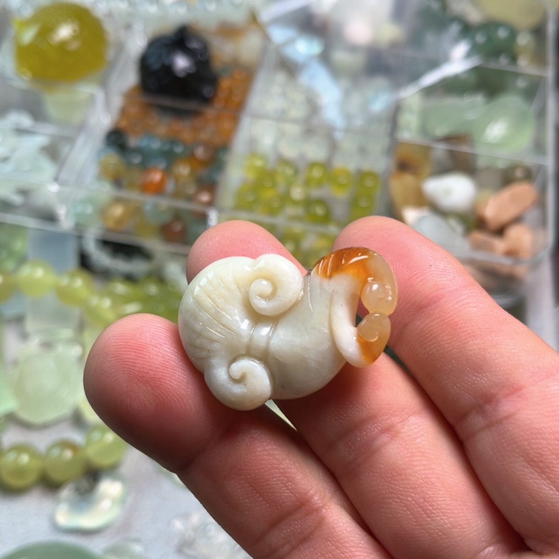 未镶嵌蛇纹石玉颈饰