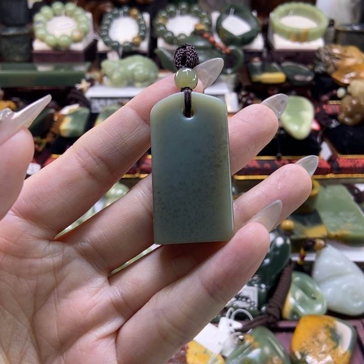 颈饰未镶嵌岫岩老玉（透闪石质玉）L*Y