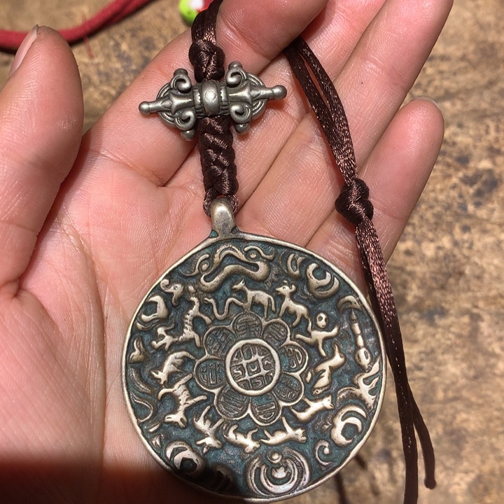 琉璃颈饰笑**生喜欢的朋友