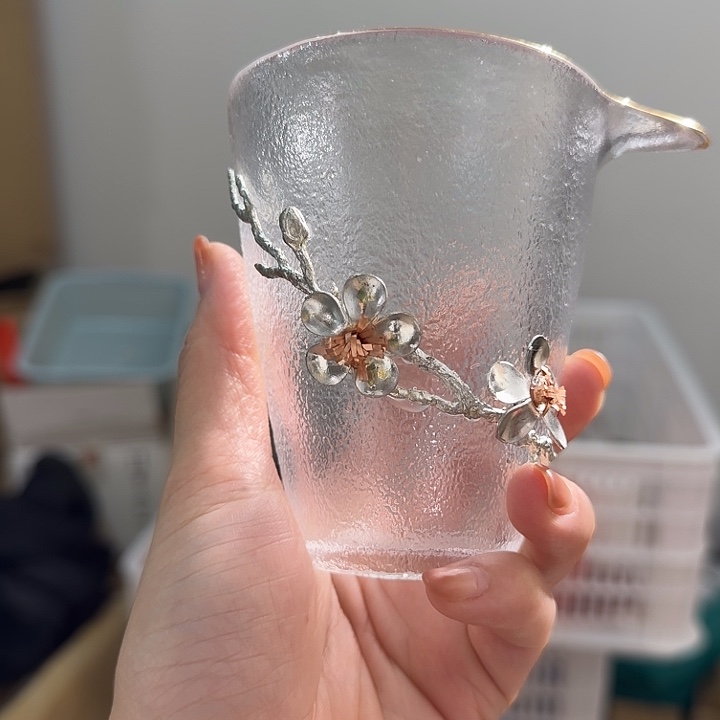 清货现场琉璃珐琅彩茶具