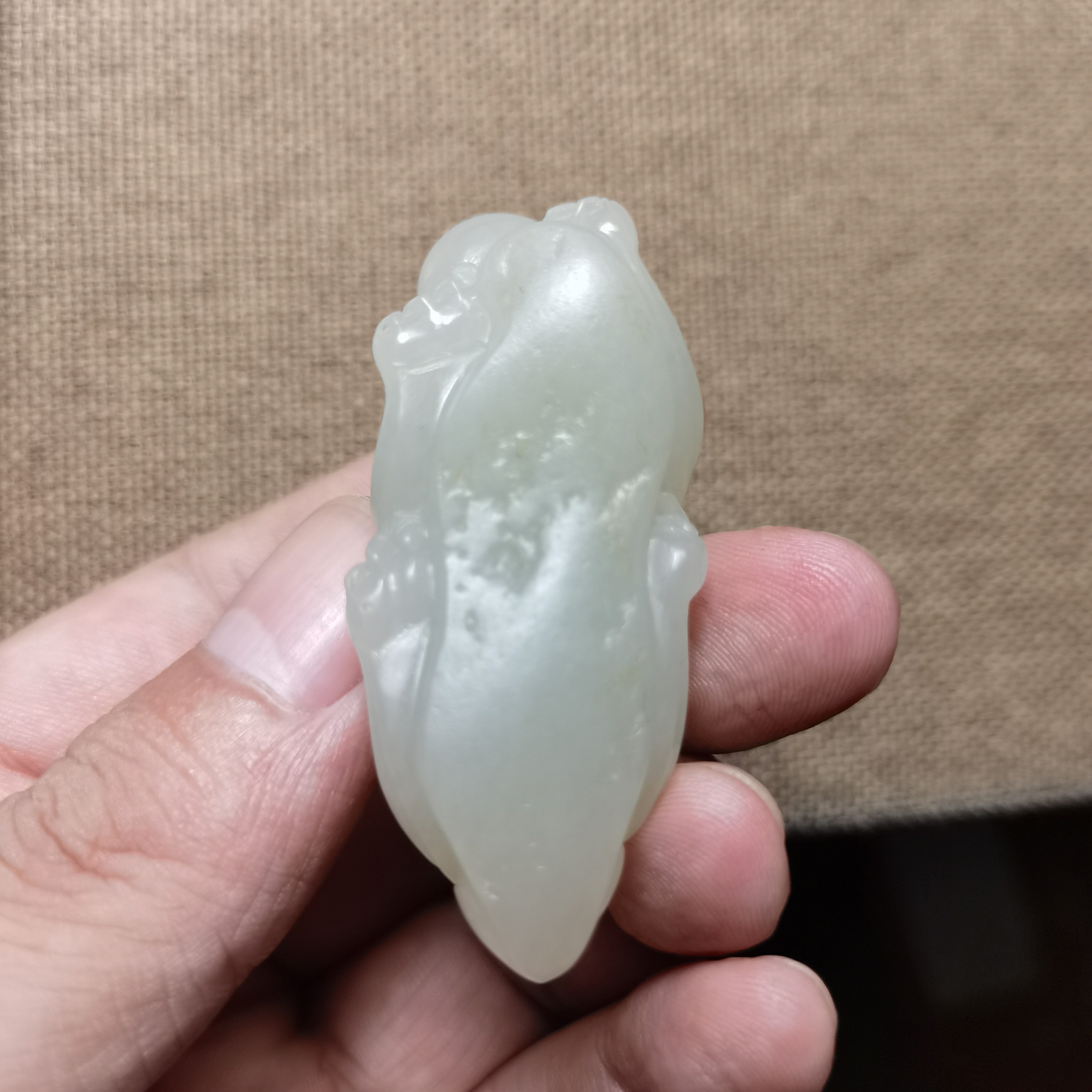 新疆和田玉白玉貔貅吊坠