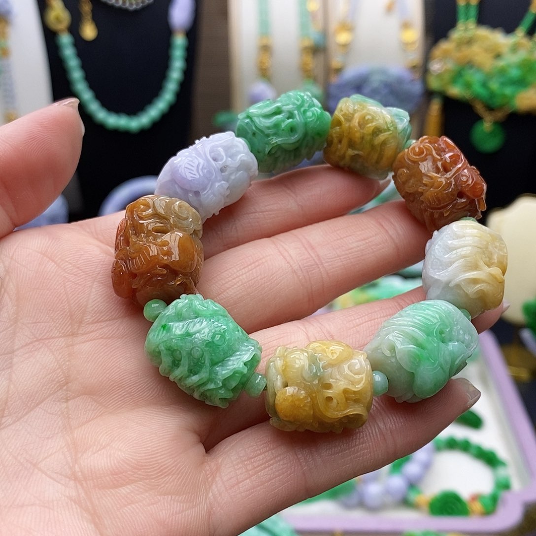 翡翠耳饰未镶嵌天然