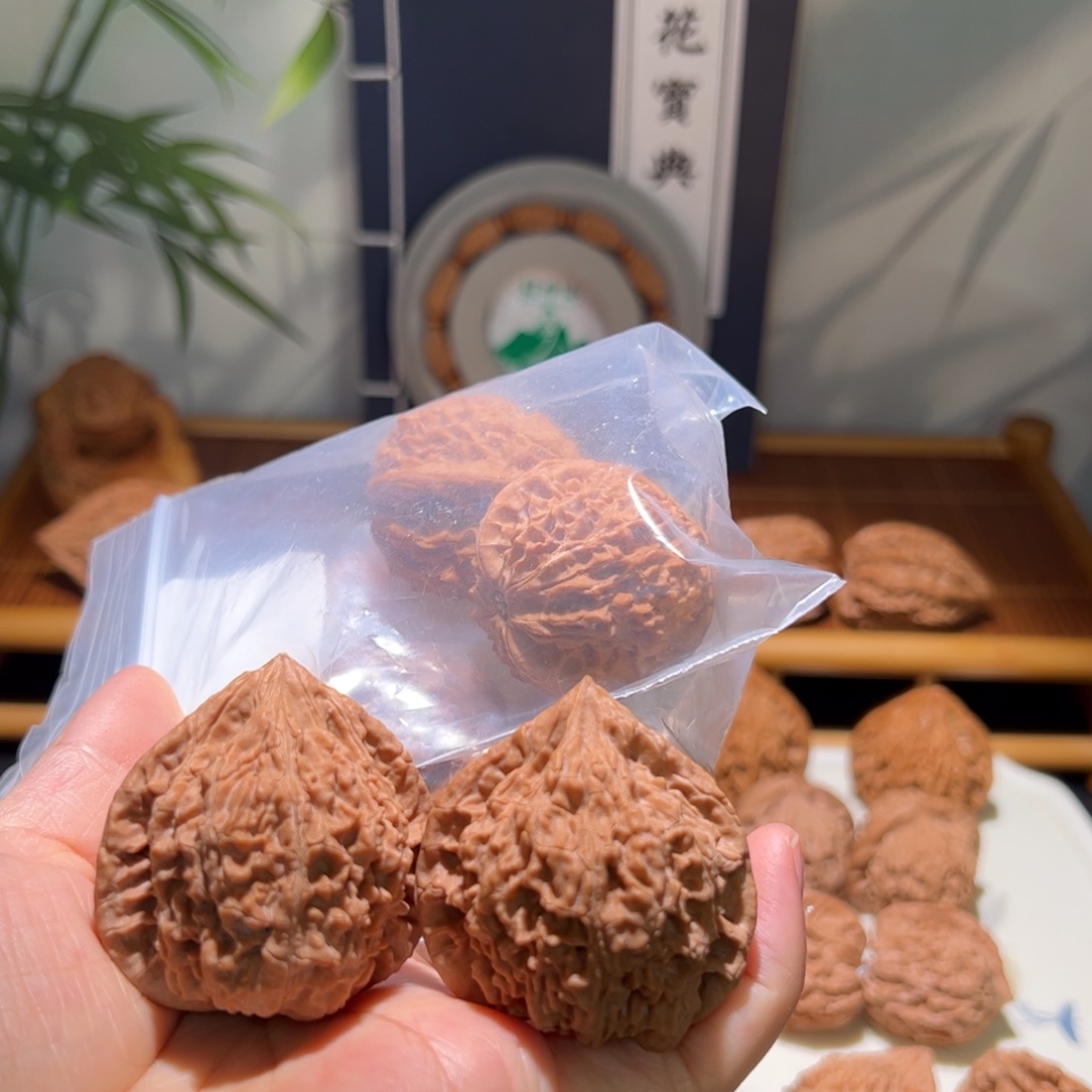 胡***扯文玩核桃把件菠萝蜜，翠星石，野公子大礼包