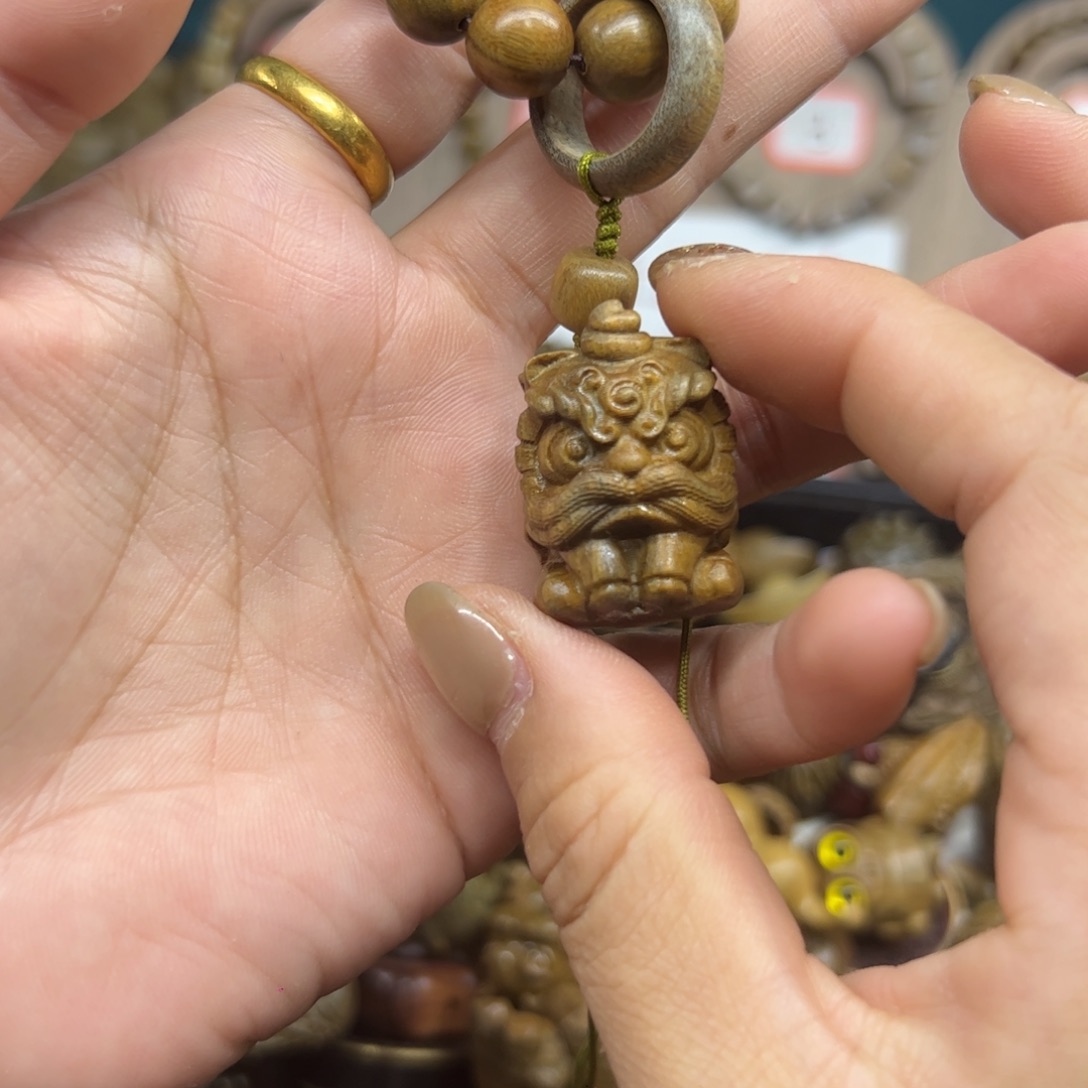 维腊木（绿檀）无事牌
