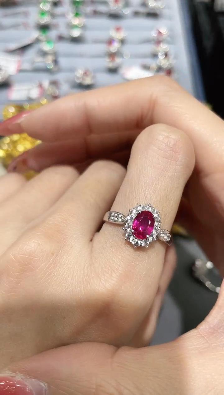 18K金镶嵌天然无烧红宝石戒指 约1.20ct