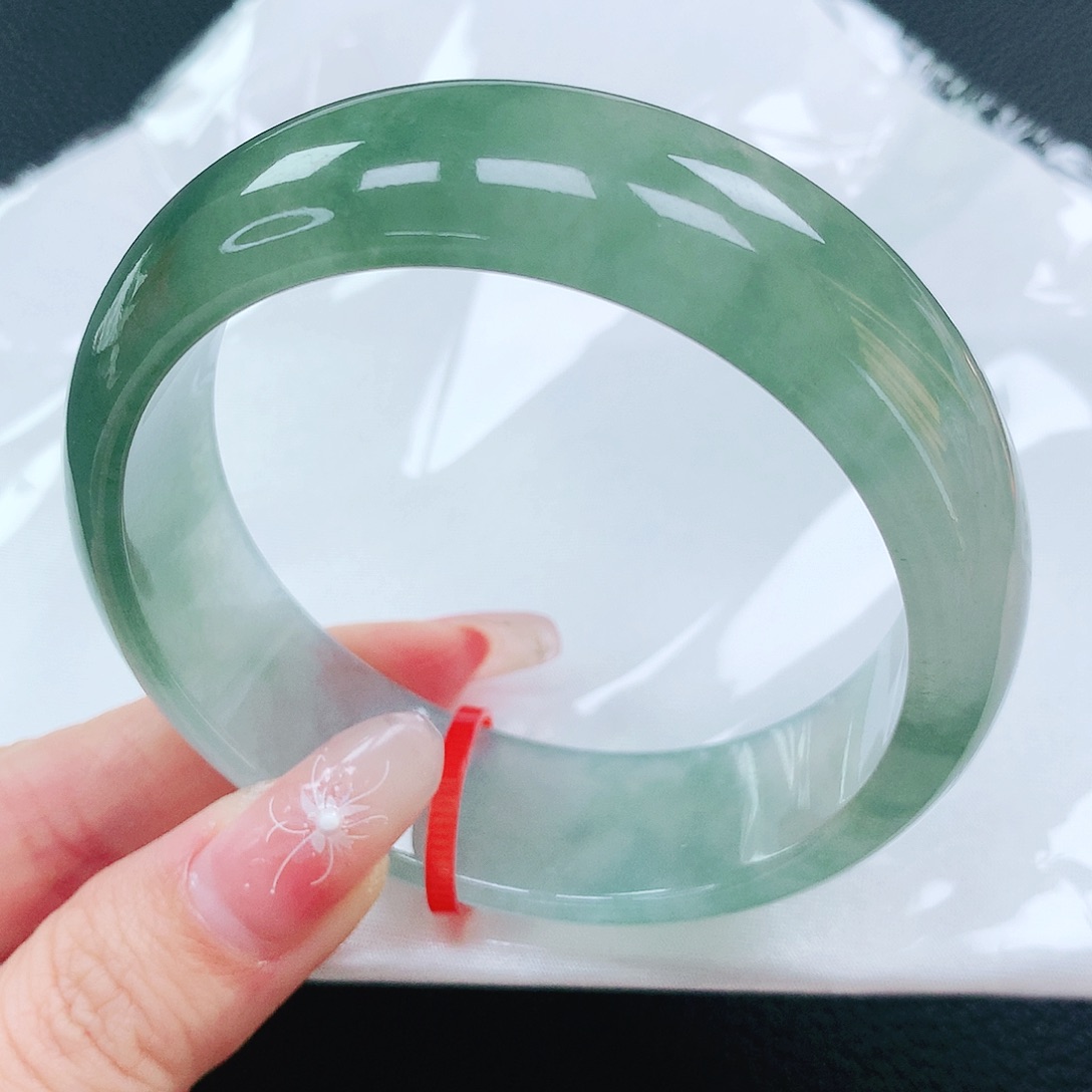 翡翠手镯未镶嵌58圈