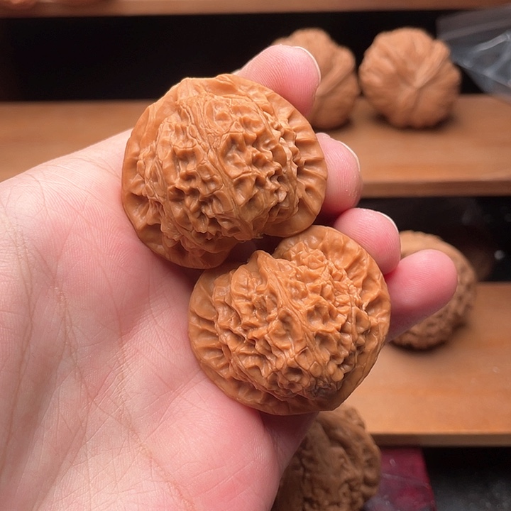 吊坠文玩核桃41毕业红皮桃心宫灯