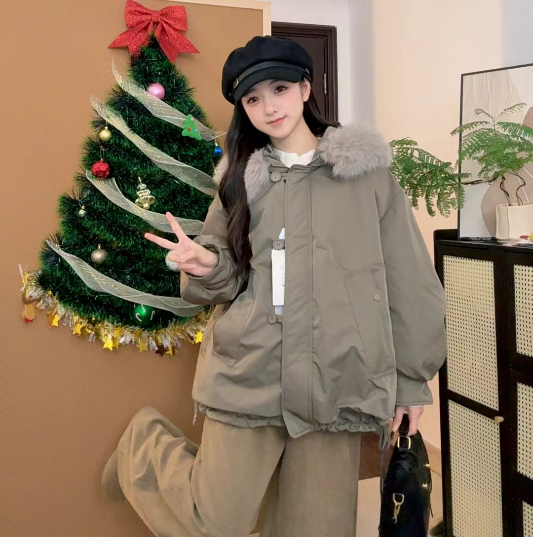 摩卡色大毛领连帽工装派克服女冬季2025新款高级感重工设计
