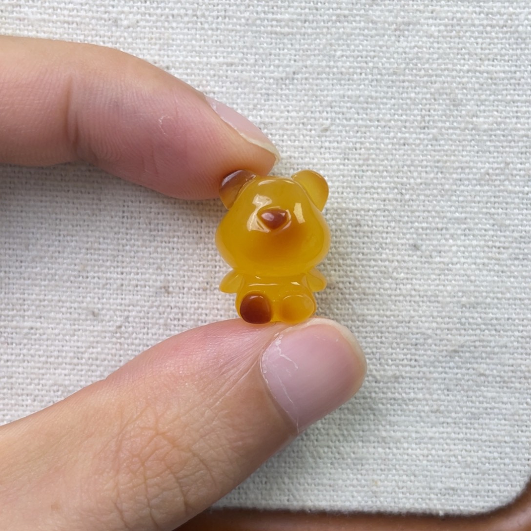 可***灵琥珀未镶嵌珠宝奇石小熊