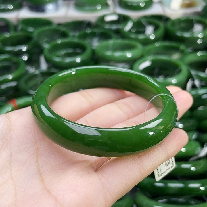 未镶嵌手镯和田玉（碧玉）