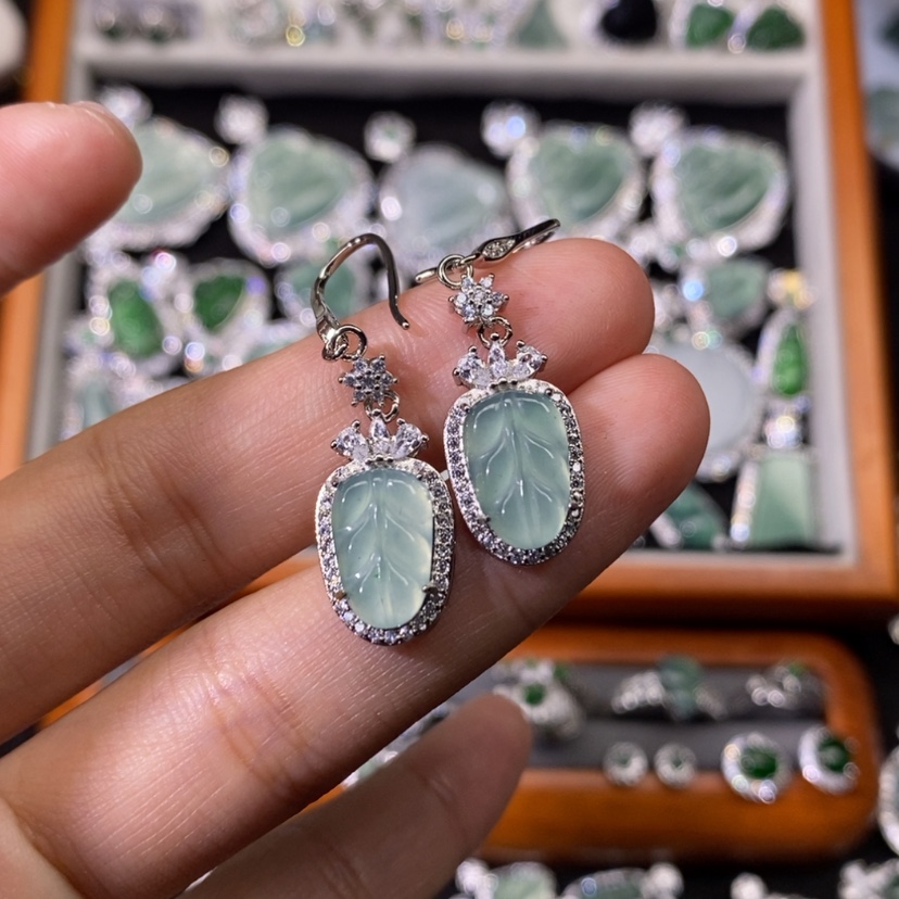 【闪购商品】翡翠颈饰未镶嵌w***3天然