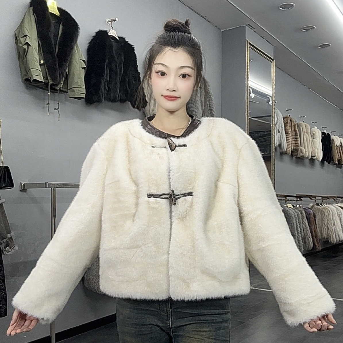 新款休闲秋冬环保外套女款短款外套