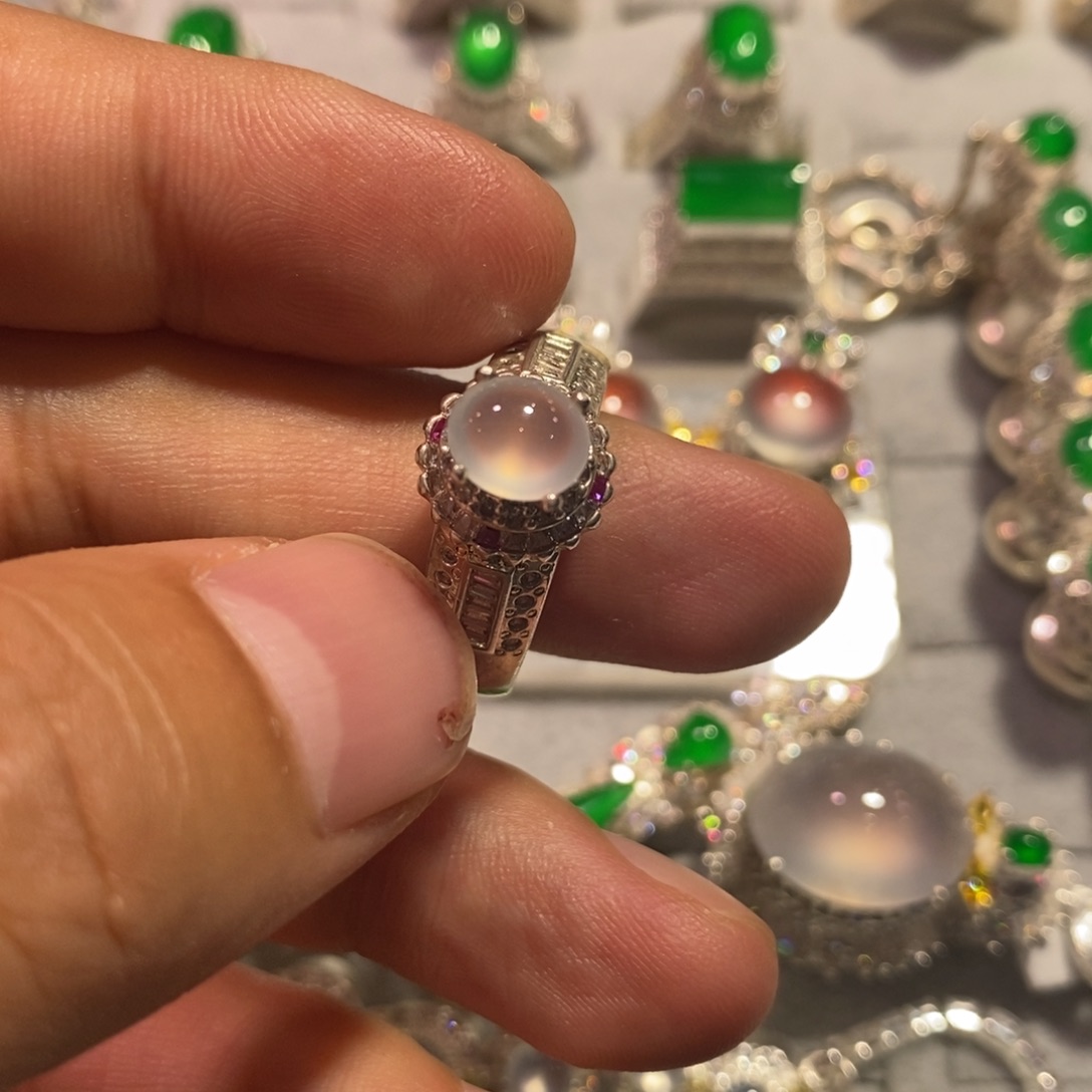 定制翡翠未镶嵌冰种7.6mm