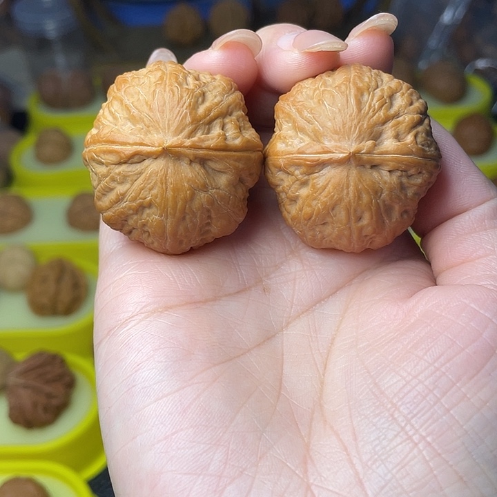 黄***代吊坠文玩核桃莲花元宝