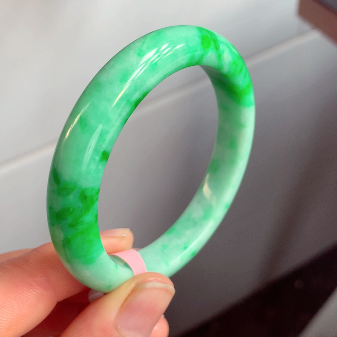 翡翠手镯未镶嵌缅甸翡翠