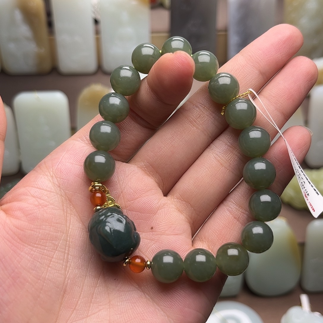 颈饰未镶嵌和田玉