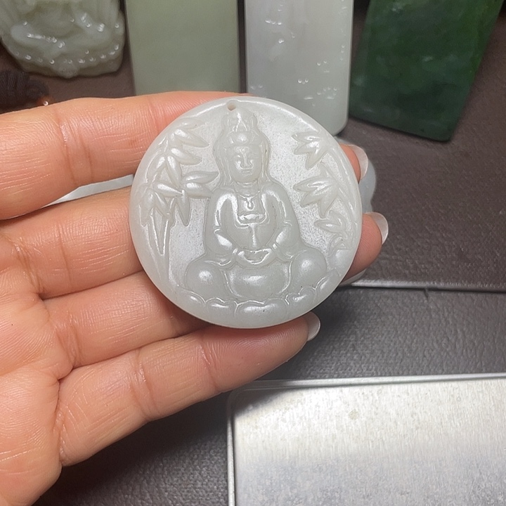 静***心和田玉未镶嵌颈饰