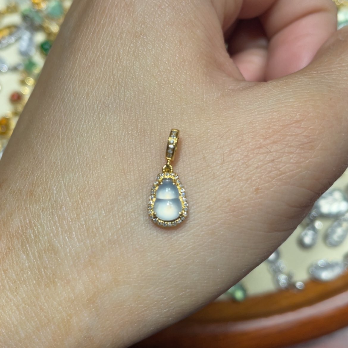 【闪购商品】翡翠吊坠(不含链)18K金镶嵌