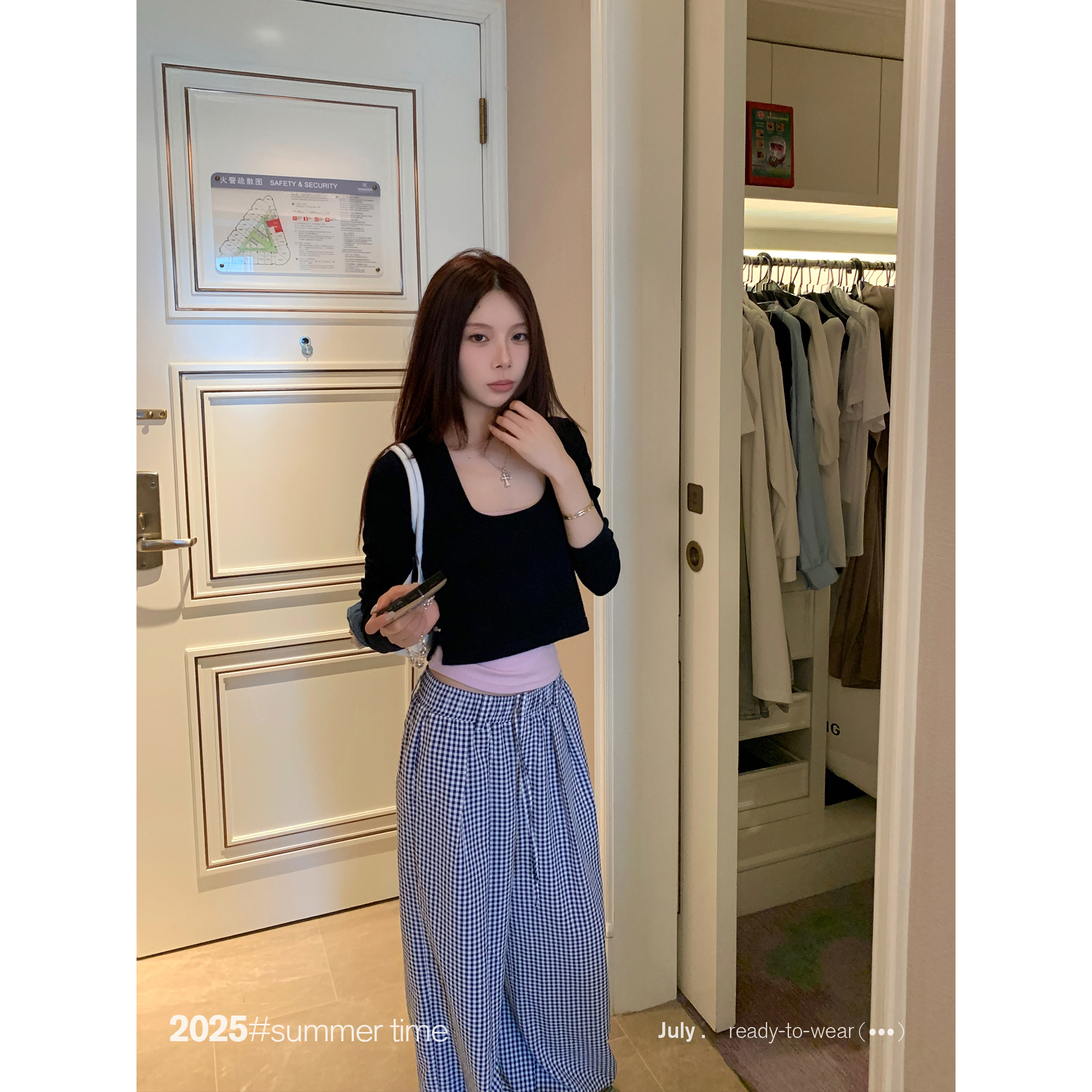 SUNONEONE 绵羊毛长袖宽松短款针织衫女夏季方领显瘦上衣H1219A