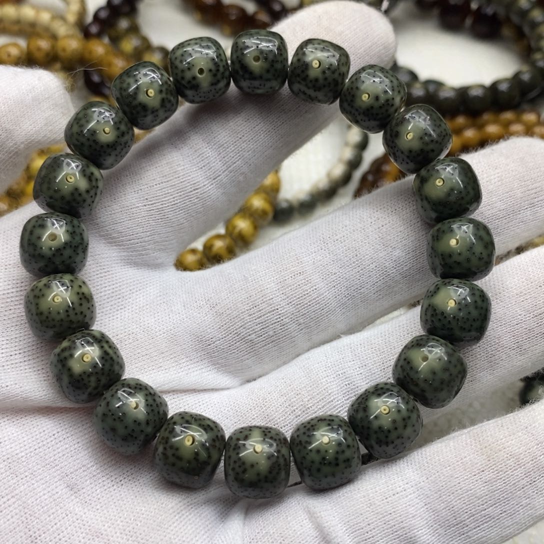 星月菩提手串海南原生态星月菩提