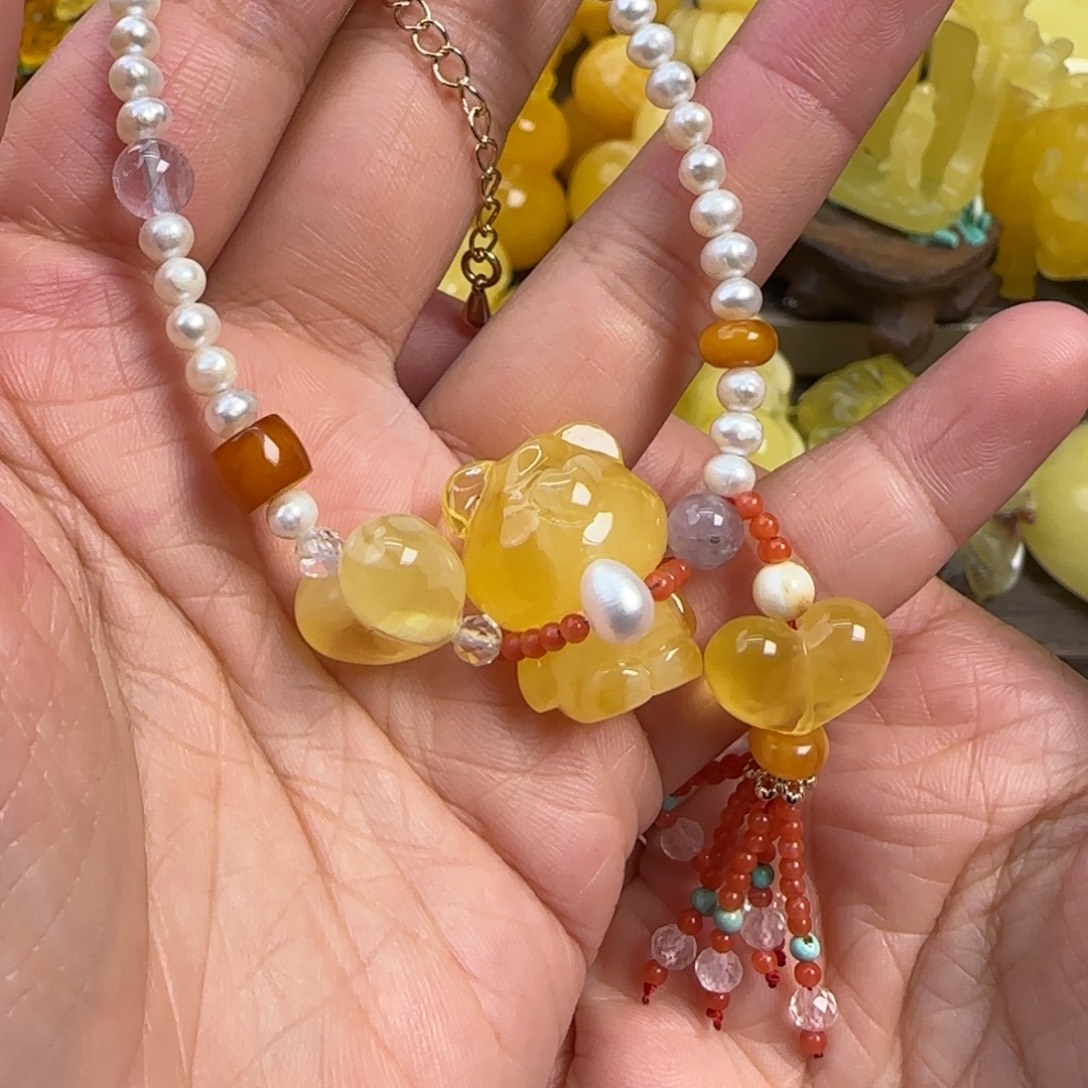 蜜蜡未镶嵌珠宝奇石