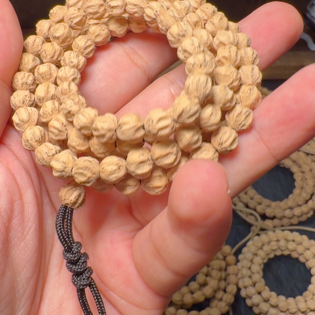 珊***…柏香籽/百香籽吊坠