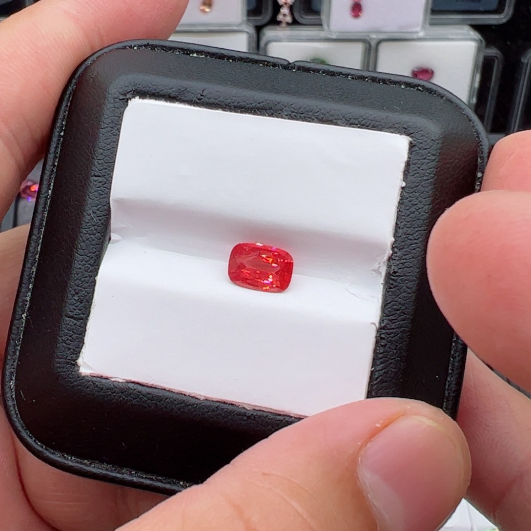 尖晶石裸石未镶嵌1.19克拉马亨盖