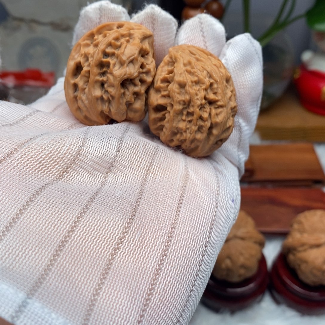 文玩核桃吊坠野牛半壁江山