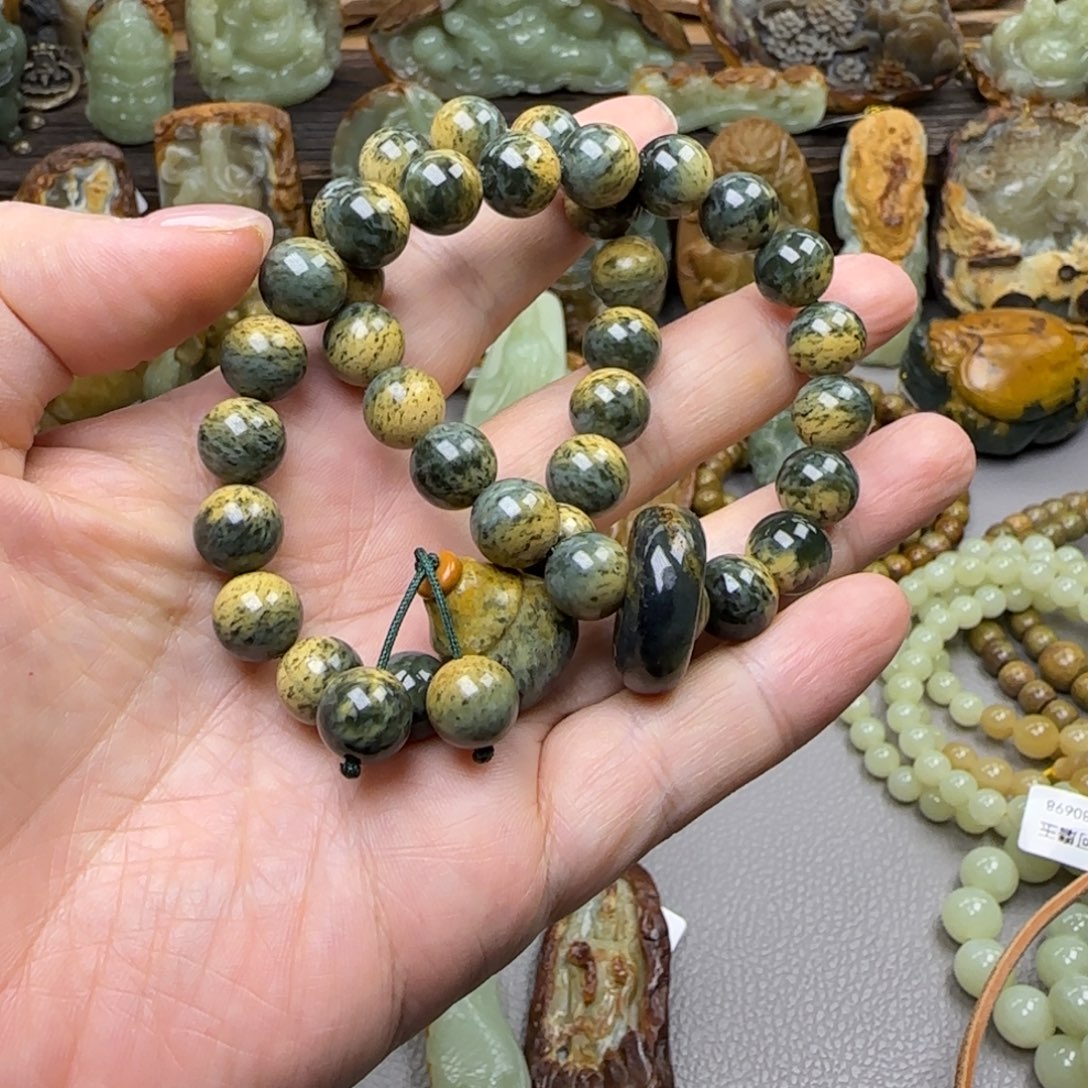 ༺***༻岫岩河磨玉（透闪石质玉）未镶嵌珠宝奇石