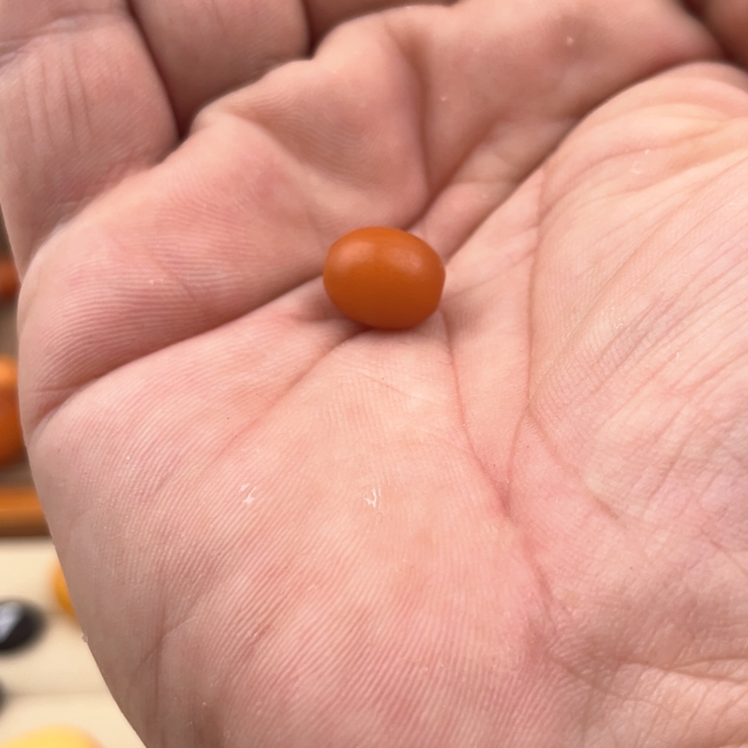 琥珀颈饰未镶嵌叮***?