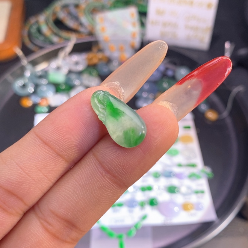 【闪购商品】翡翠挂件未镶嵌福袋