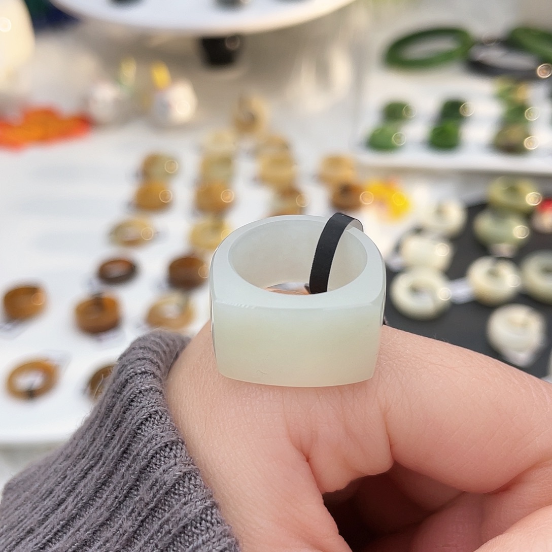 和田玉未镶嵌戒指k25 俄白马鞍17.4mm