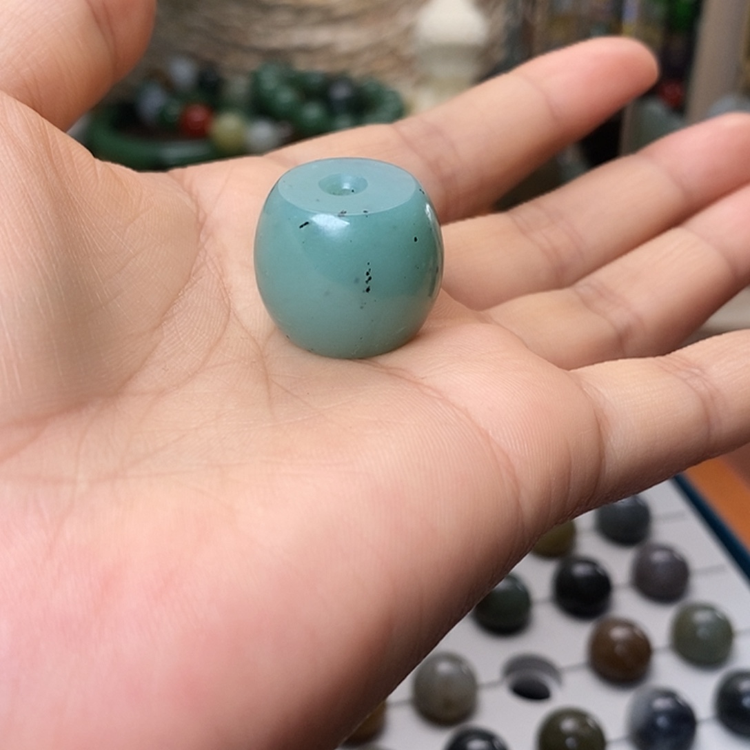 多***米和田玉未镶嵌颈饰