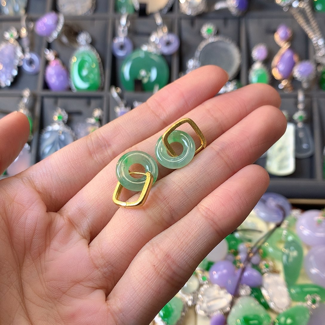 翡翠耳饰18K金镶嵌牛*琳耳坠