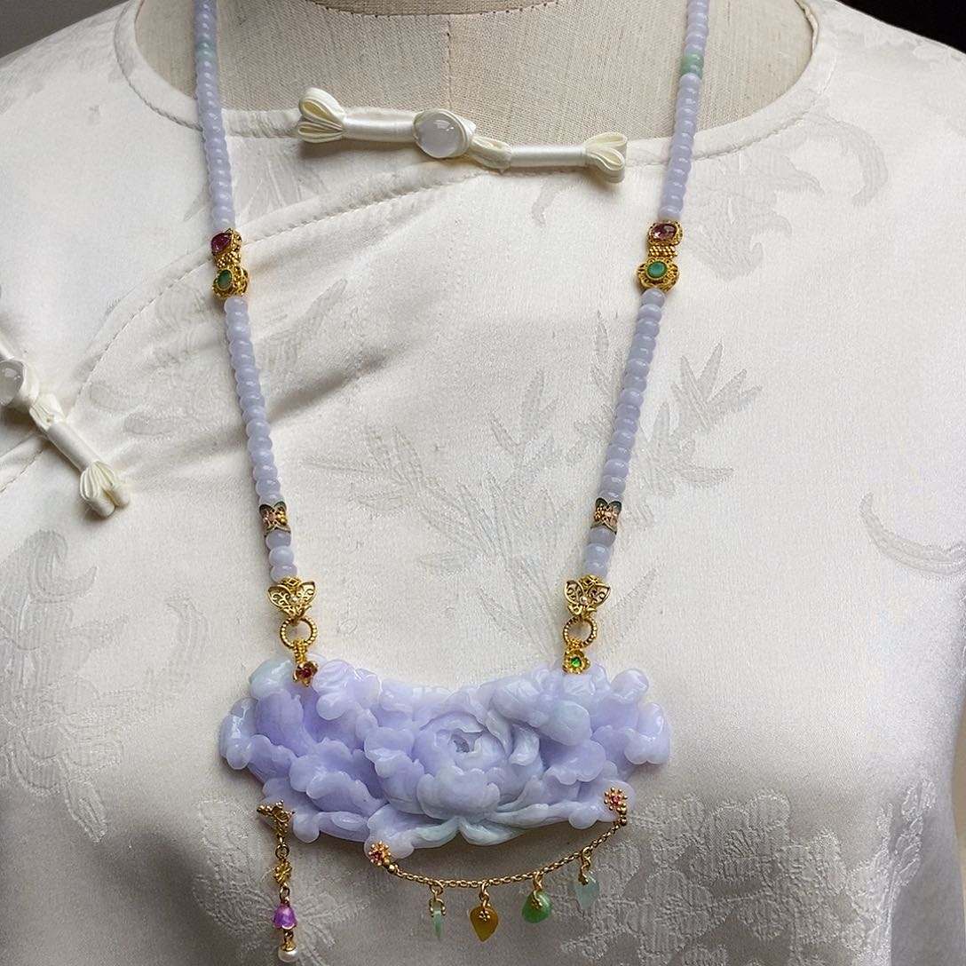 翡翠颈饰未镶嵌天然