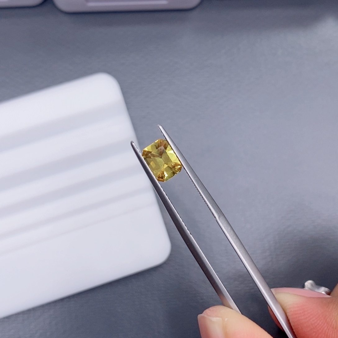 蓝宝石裸石未镶嵌1.275克拉 无烧