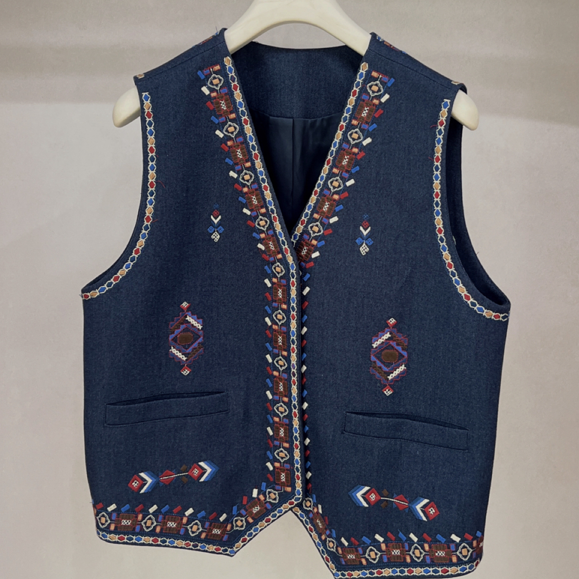 深圳南油波嘻风羊毛马甲