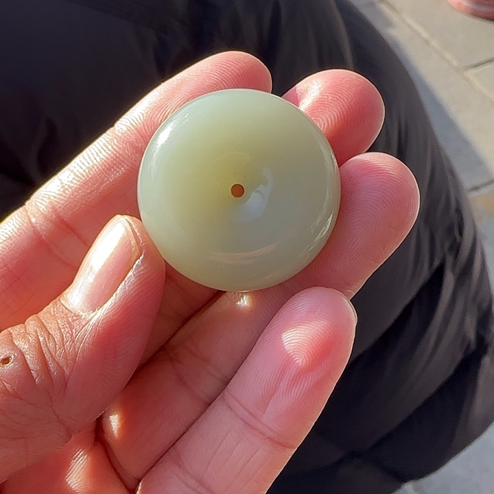 和田玉未镶嵌颈饰新疆且末高清白