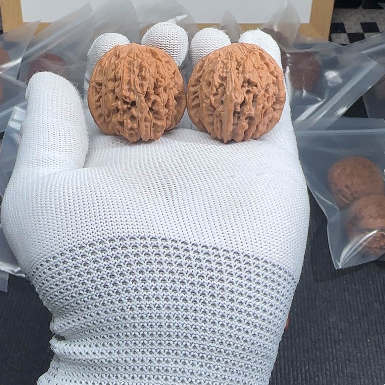 【闪购商品】文玩核桃把件四座楼