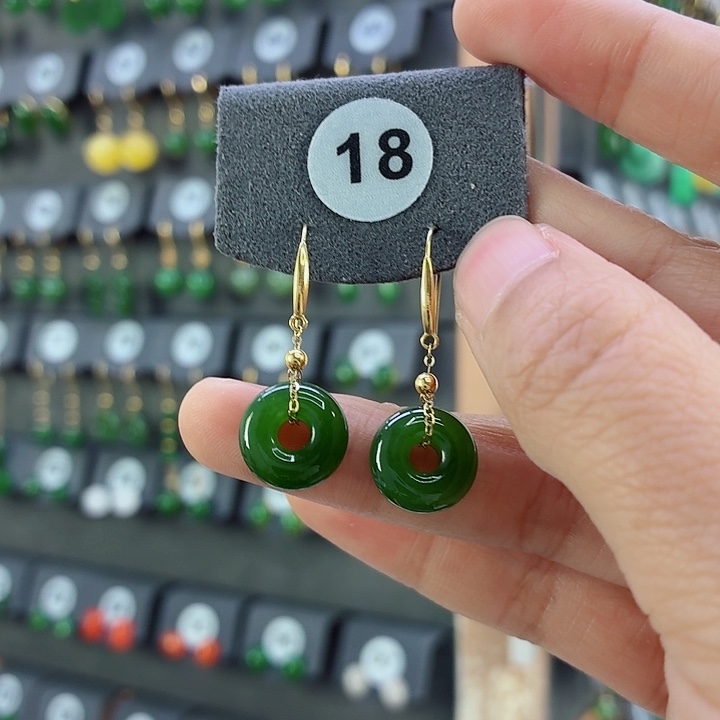 和田玉18K金镶嵌耳饰