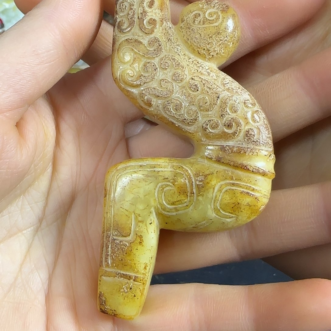 透闪石质玉挂件未镶嵌