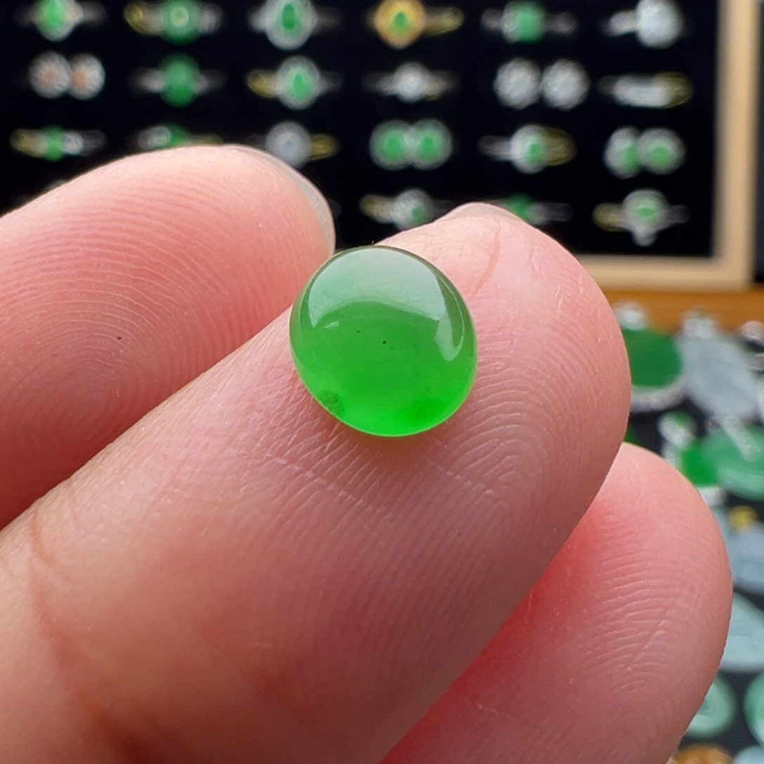 翡翠未镶嵌颈饰蛋6.6