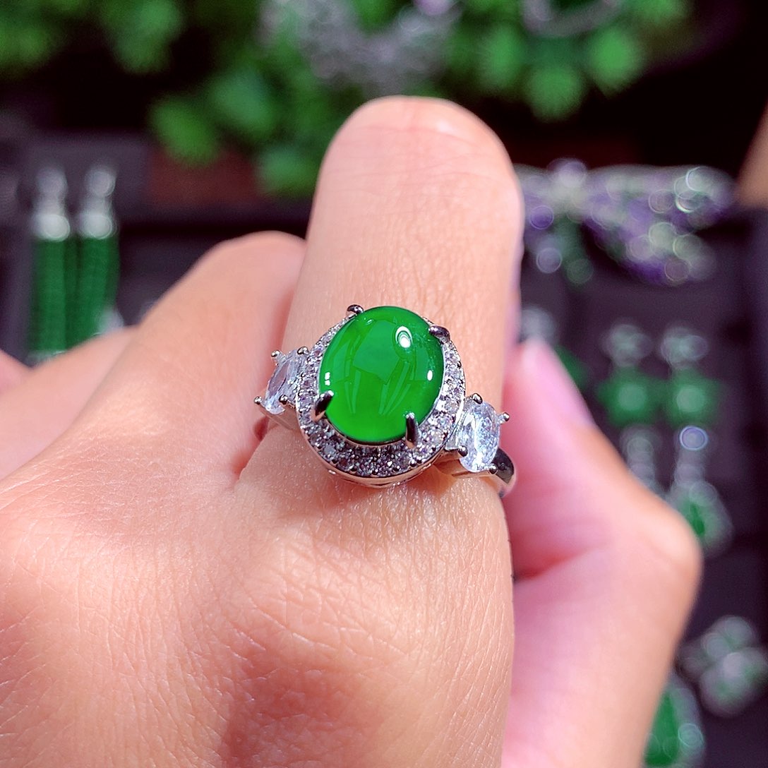 颈饰未镶嵌翡翠天然