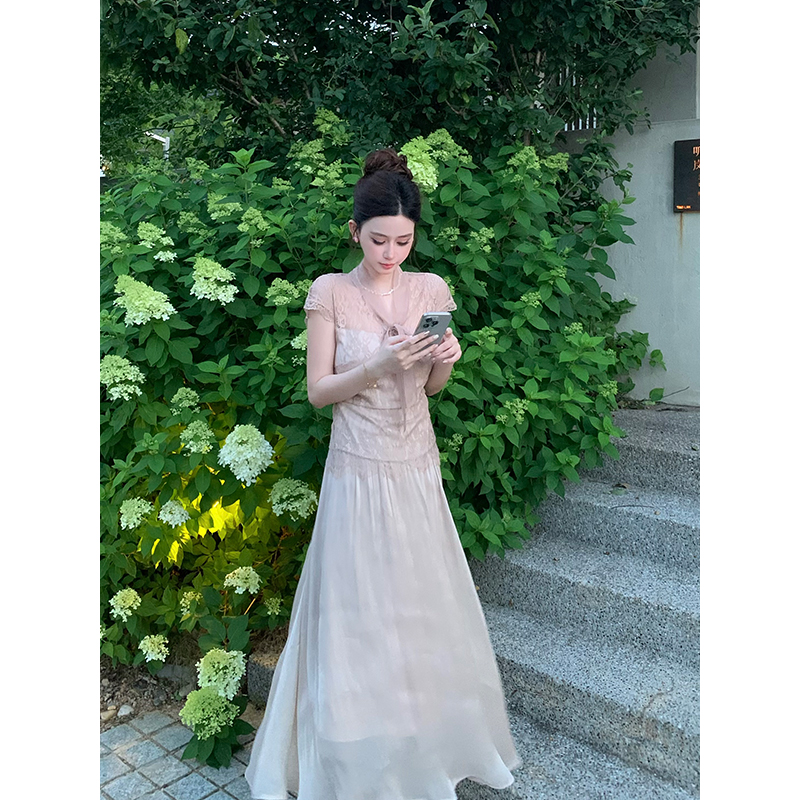 【小婉】法式系带时尚百搭蕾丝短袖上衣a字珠光鱼尾半裙套装SY1033